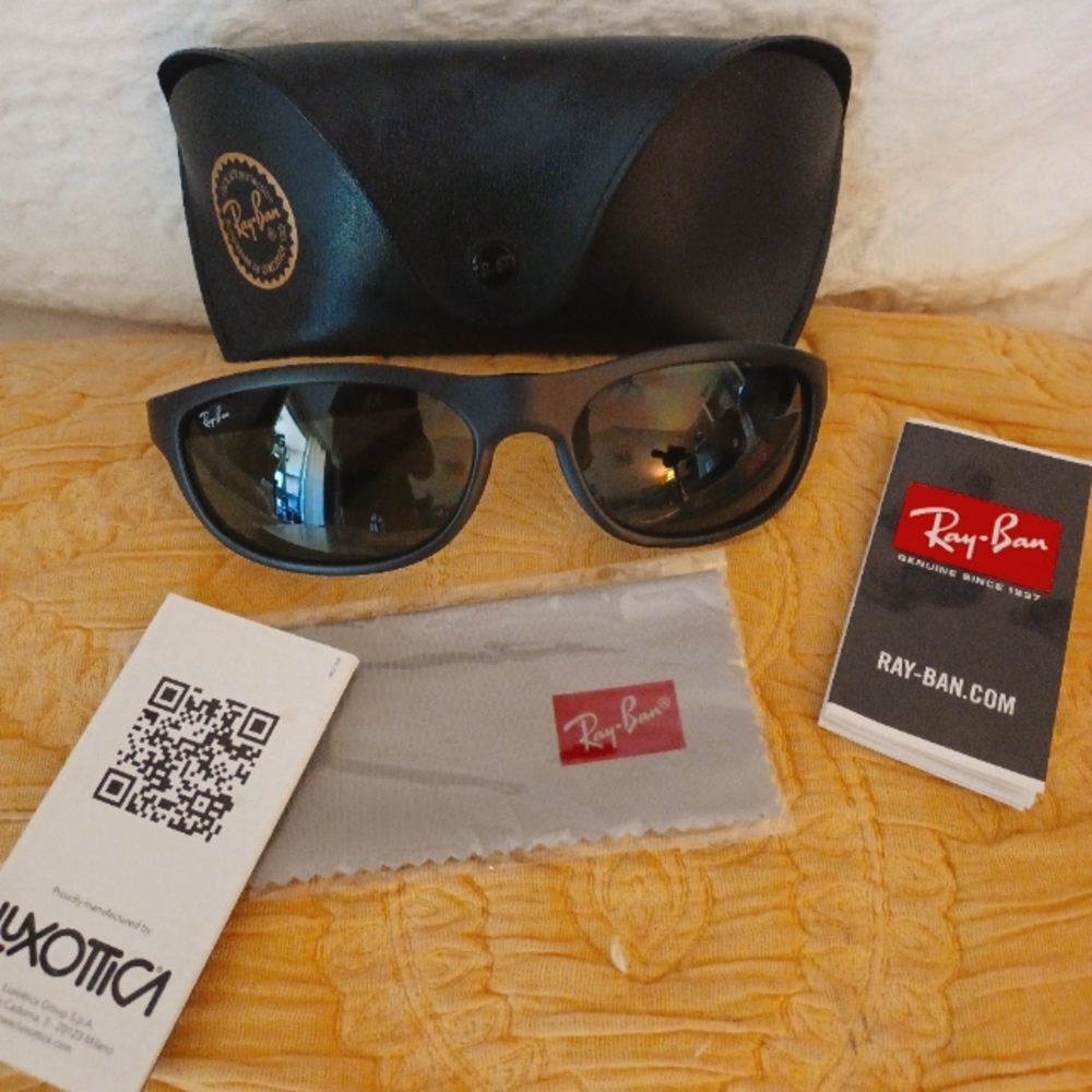 New Authentic Ray Ban Sunglasses 4114